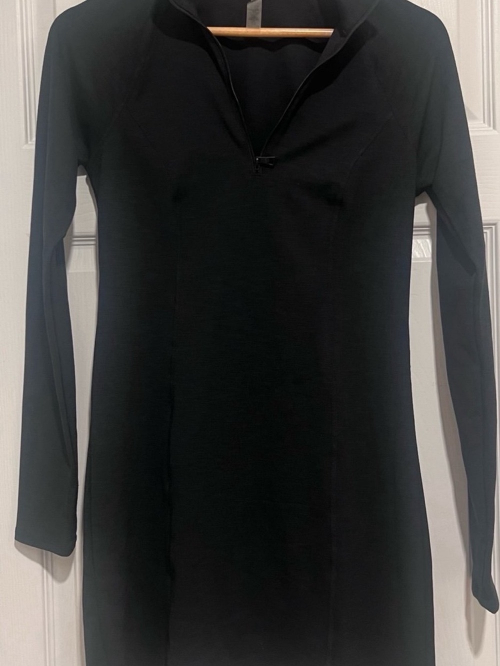 Beyond Yoga Women’s Black Long Sleeve Front 1/4 zip Active/Golf Dress